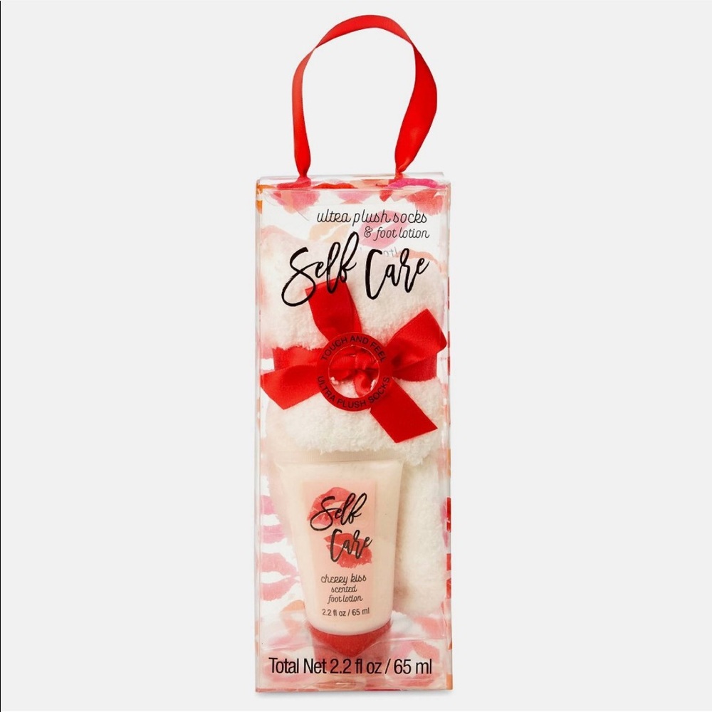 Tri-Coastal Design Self Care Gift Set  ❤️🦶💋